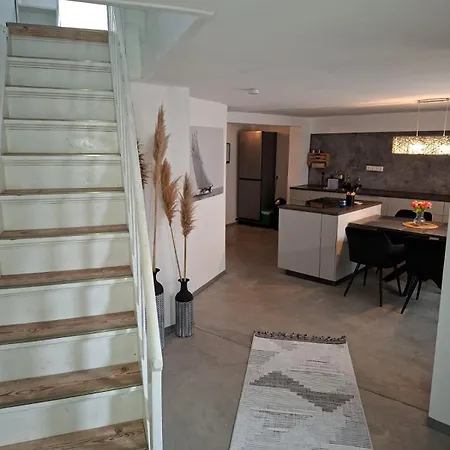 펜션 Altstadthaus Mit Sauna, 2 Etagen, Fuer 5 Personen
