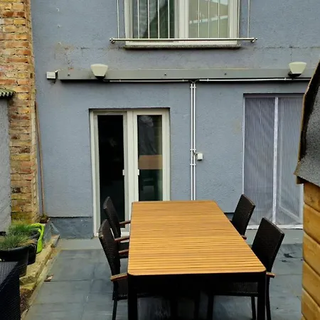 Feriehus Altstadthaus Mit Sauna, 2 Etagen, Fuer 5 Personen *